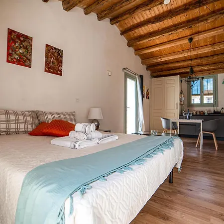 Loft Con Terrazza Sulla Scala 卡尔塔吉罗